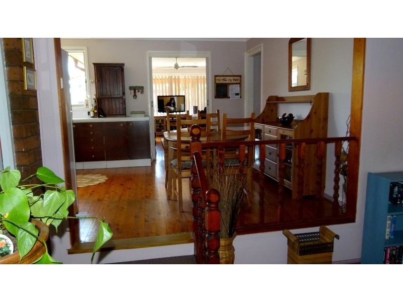 17 Clarence St, Macquarie Fields NSW 2564