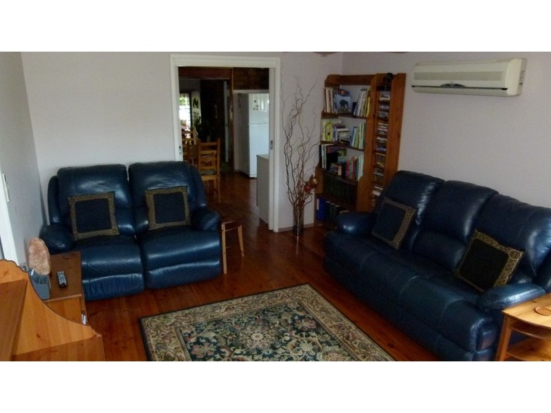 17 Clarence St, Macquarie Fields NSW 2564