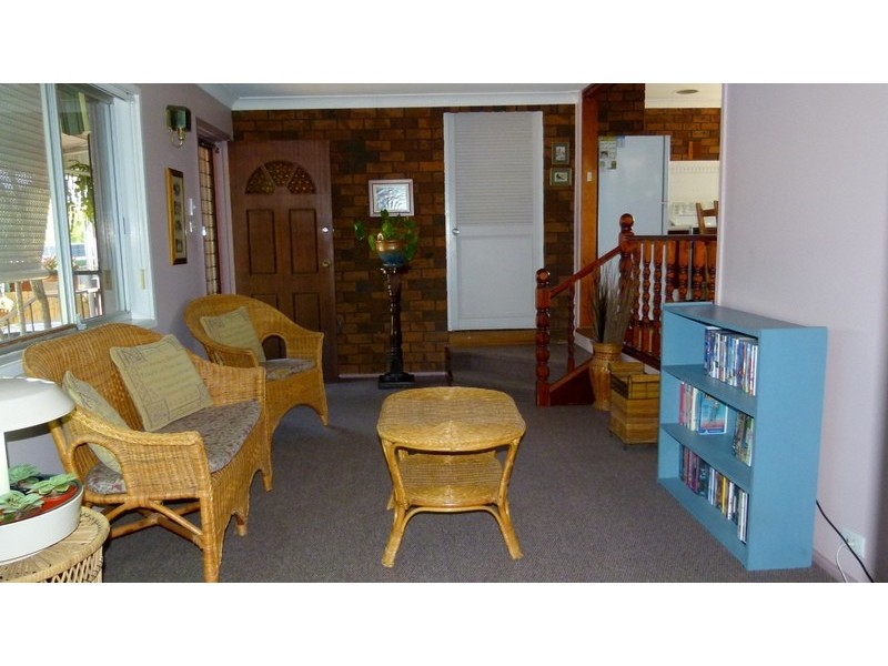 17 Clarence St, Macquarie Fields NSW 2564