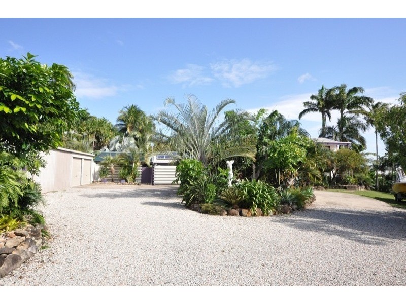 2b Eulbertie Avenue, Eimeo QLD 4740