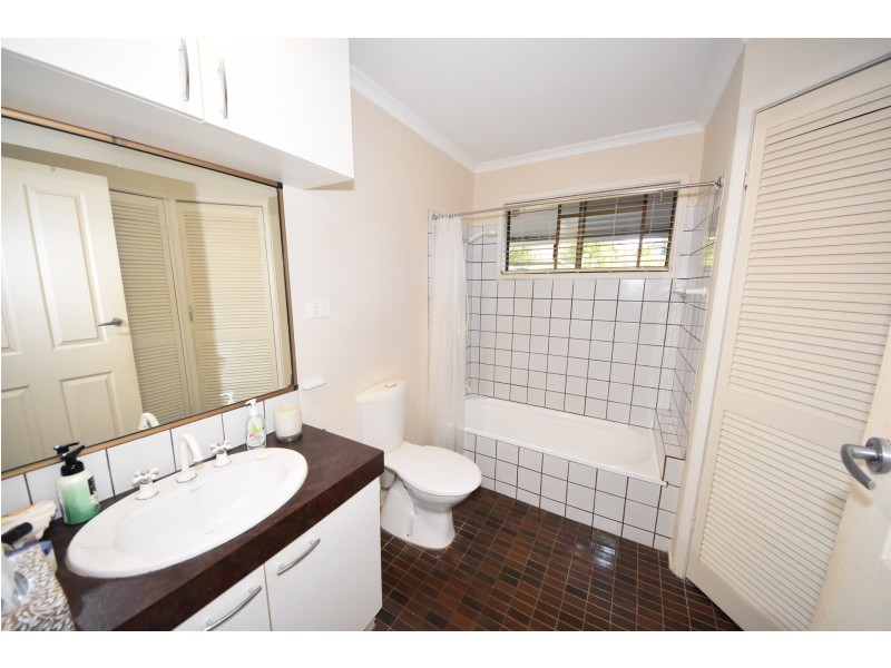 2b Eulbertie Avenue, Eimeo QLD 4740