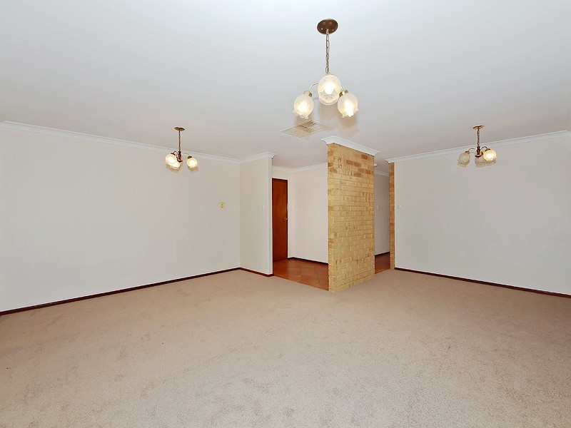 1/5 Maple Grove, Halls Head WA 6210