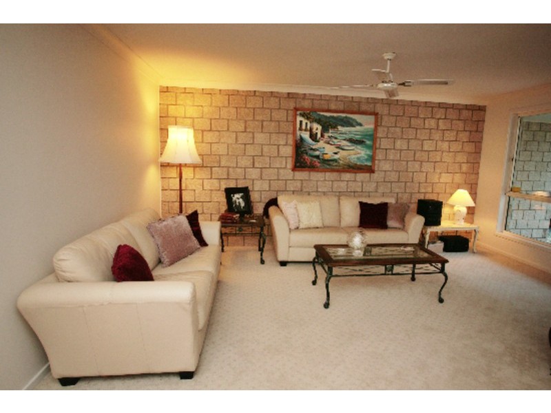 9  Birdlife Court, Nerang QLD 4211