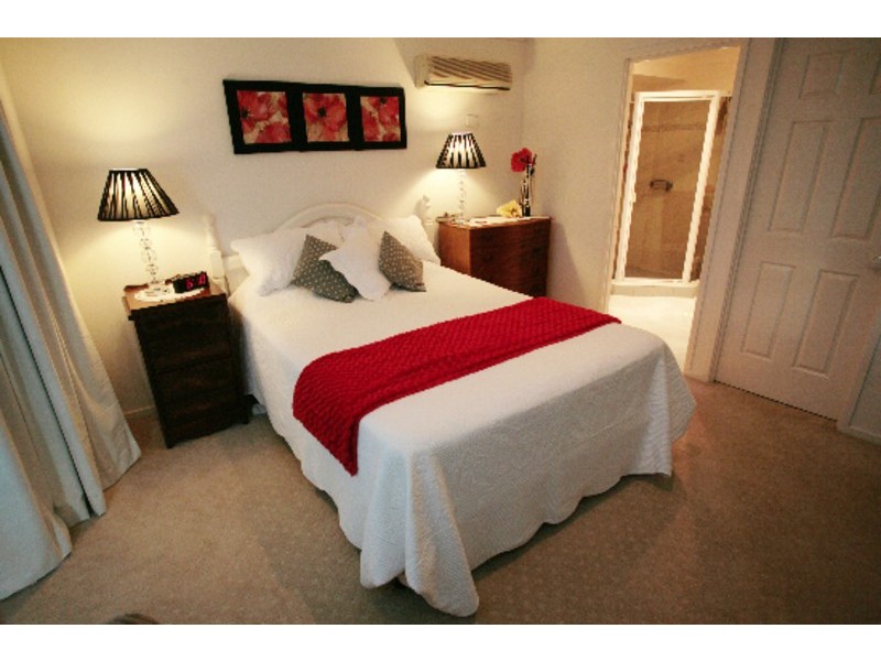 9  Birdlife Court, Nerang QLD 4211