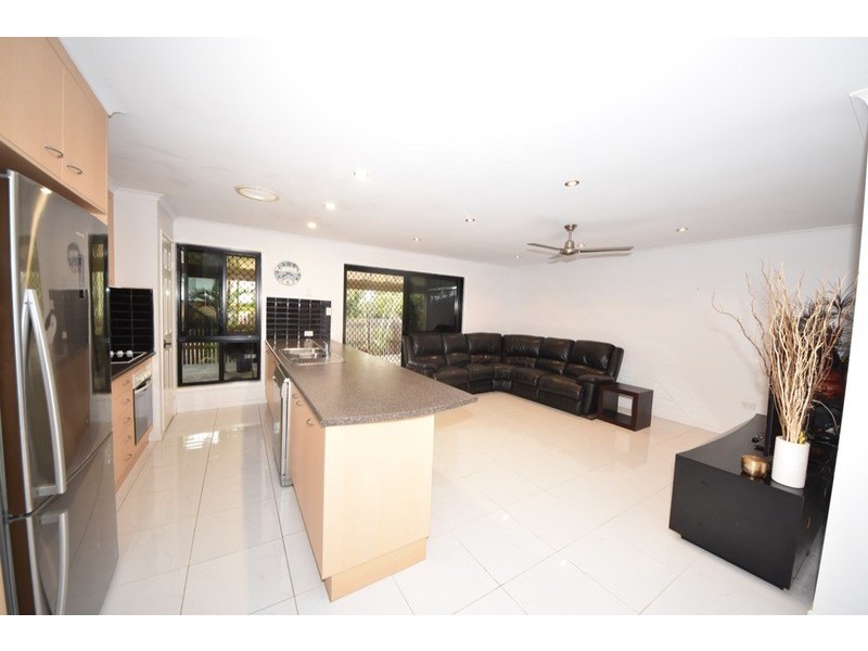 2/1 Morris Ct, Andergrove QLD 4740