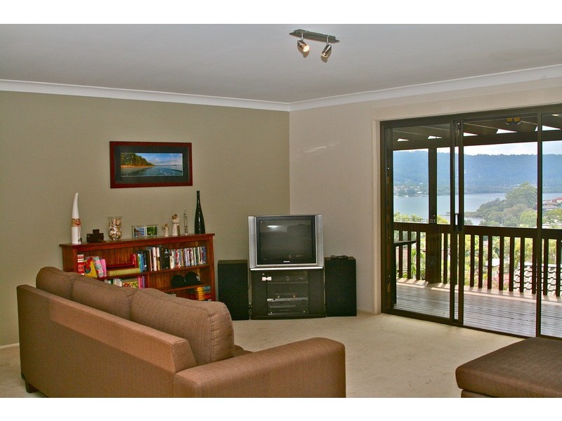 7 Woorara Parade, Green Point NSW 2251