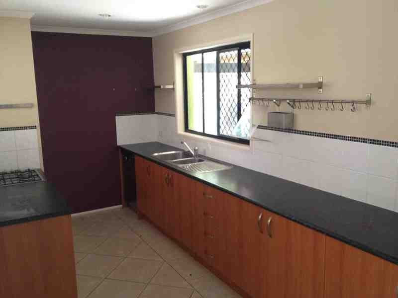 13 jonath court, Edens Landing QLD 4207