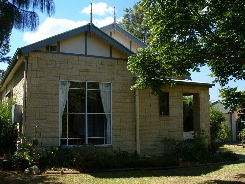 104  Belmont Rd, Glenfield NSW 2167