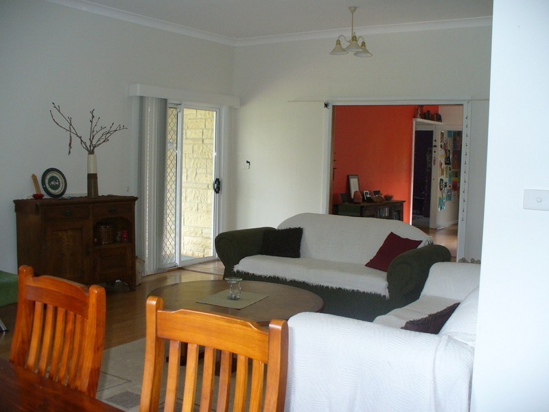 104  Belmont Rd, Glenfield NSW 2167