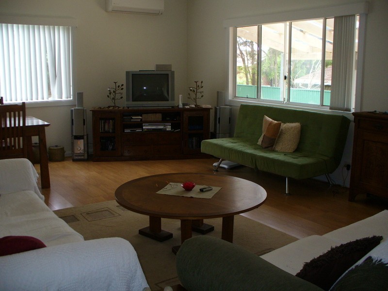 104  Belmont Rd, Glenfield NSW 2167