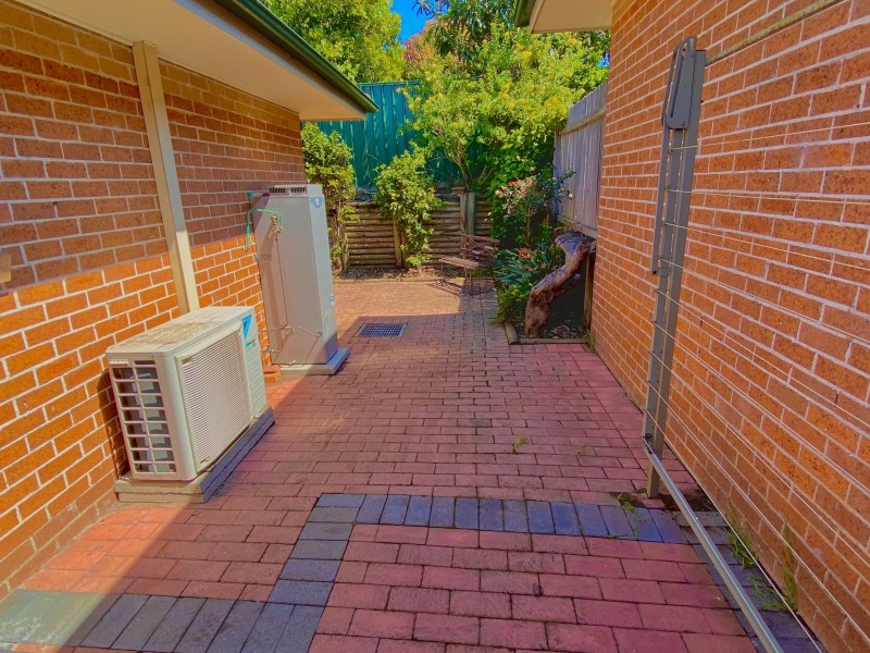 10/6 Binalong Road, Pendle Hill NSW 2145