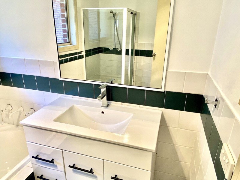 10/6 Binalong Road, Pendle Hill NSW 2145