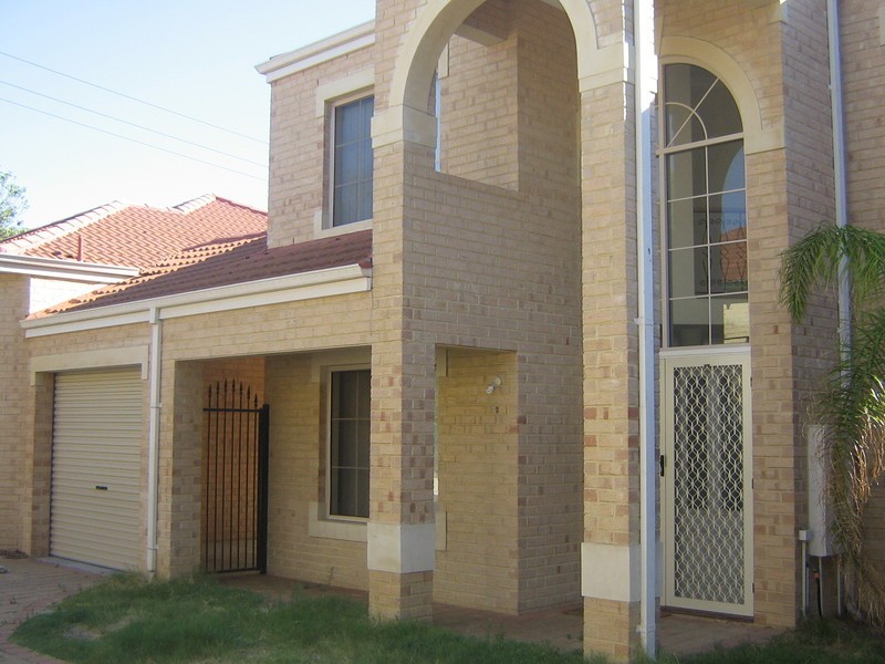 2/215 McDonald Street, Joondanna WA 6060