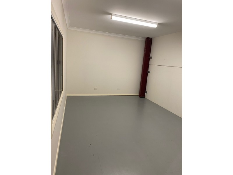 2/129 Racecourse Road, Rutherford NSW 2320
