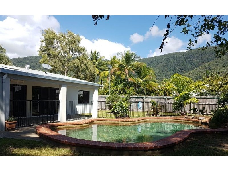 10 Lambus Street, Palm Cove QLD 4879