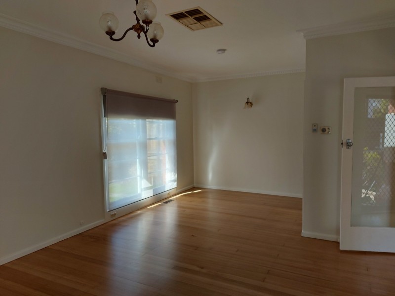 24 Clee St, Mckinnon VIC 3204