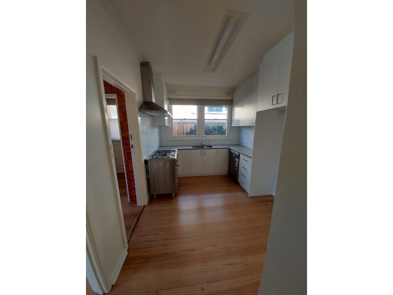 24 Clee St, Mckinnon VIC 3204