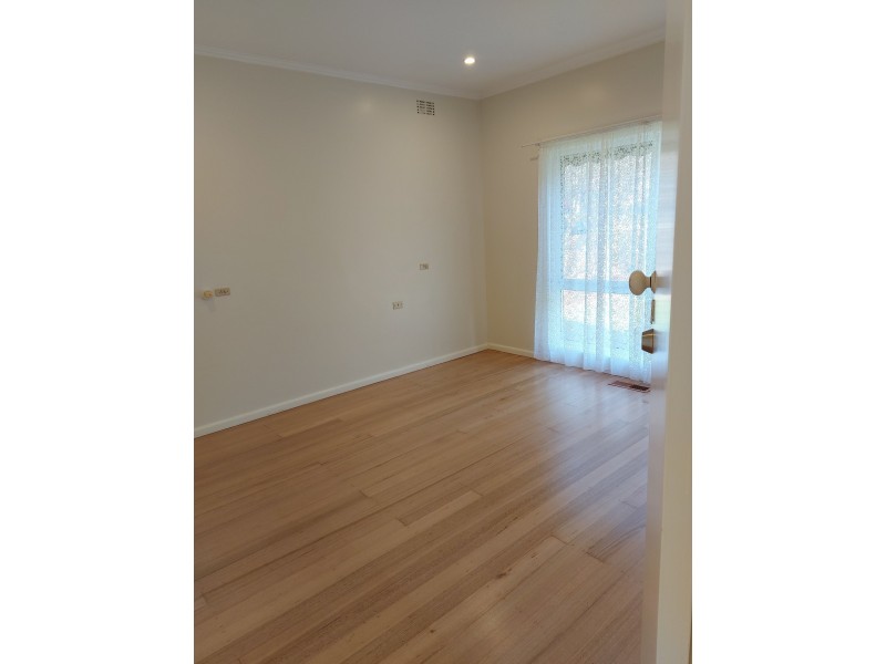 24 Clee St, Mckinnon VIC 3204
