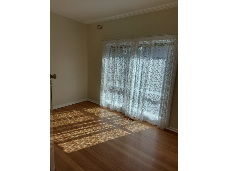24 Clee St, Mckinnon VIC 3204