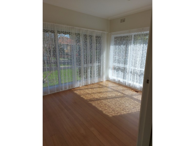 24 Clee St, Mckinnon VIC 3204