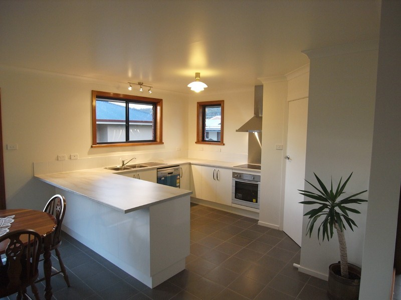 11a Tranmere Rd, Howrah TAS 7018