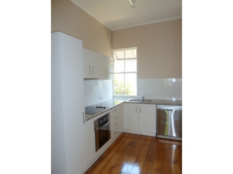 220 Days Road, Grange QLD 4051