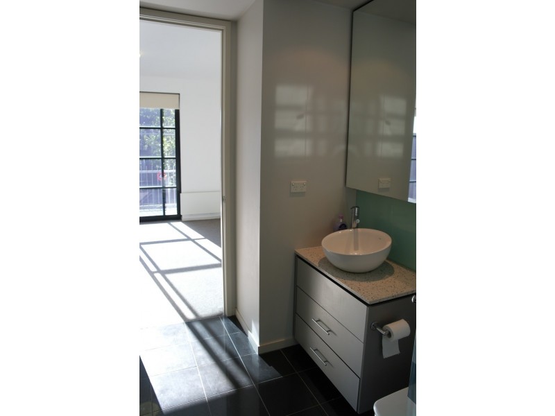 17/220 Barkly Street, St Kilda VIC 3182