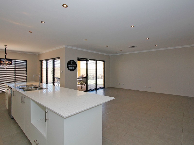 10 Lugano Terrace, Beeliar WA 6164