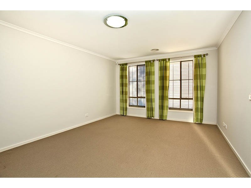 10 Silver Oak Street, Keysborough VIC 3173