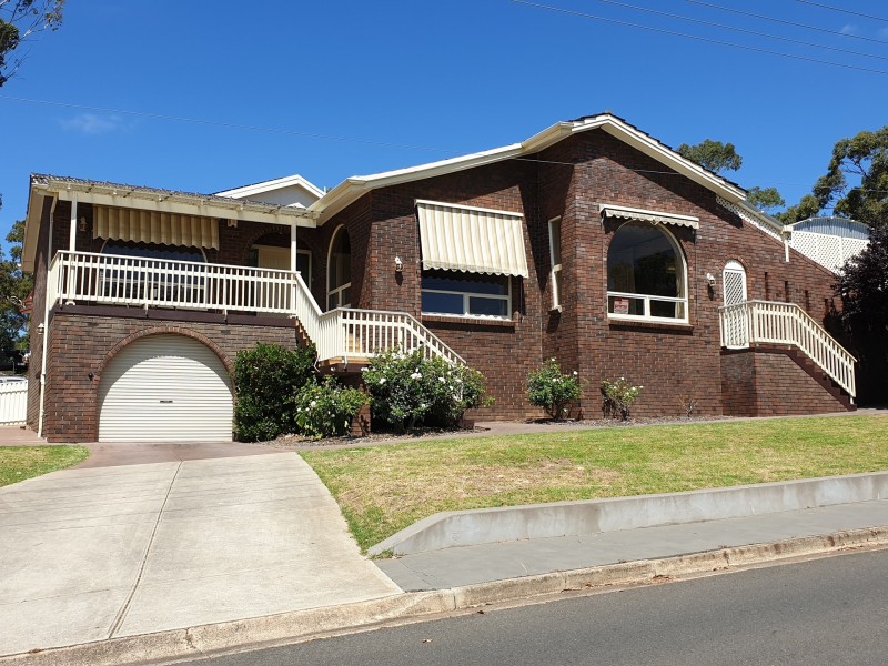 2 Land Crescent, Pasadena SA 5042