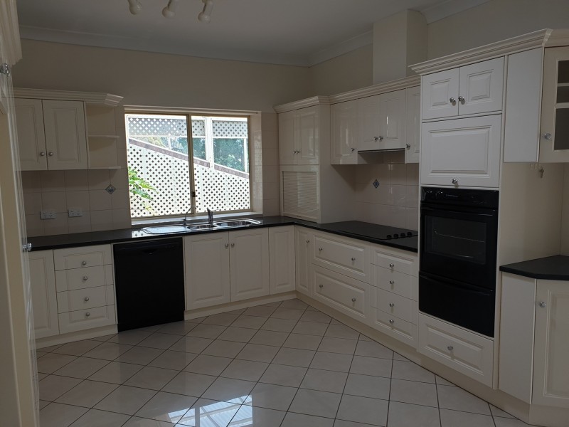 2 Land Crescent, Pasadena SA 5042