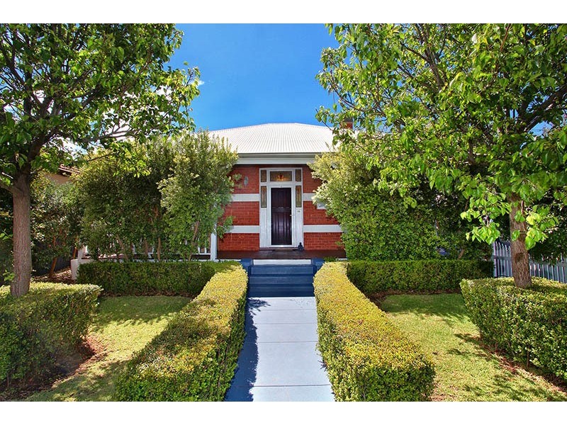 214 Hampton Road, Beaconsfield WA 6162