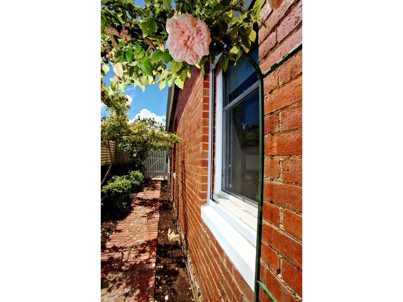 214 Hampton Road, Beaconsfield WA 6162