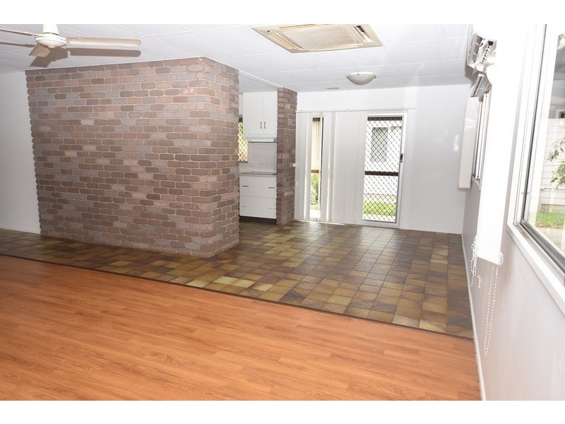 1 Hargreaves St, Andergrove QLD 4740