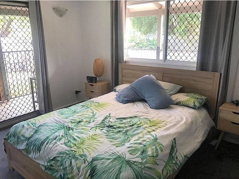 1 Hargreaves St, Andergrove QLD 4740