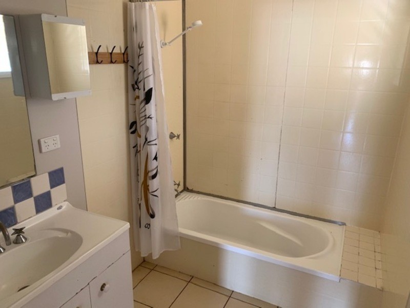 24 Adrian St, West Mackay QLD 4740