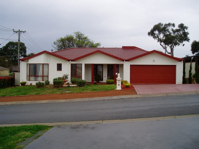 9 Rundle Place, Kambah ACT 2902