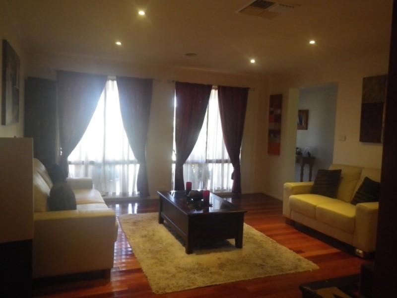 9 Rundle Place, Kambah ACT 2902