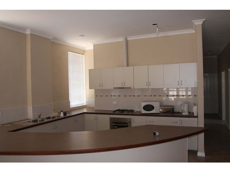 48 Massingham Street, Kellerberrin WA 6410