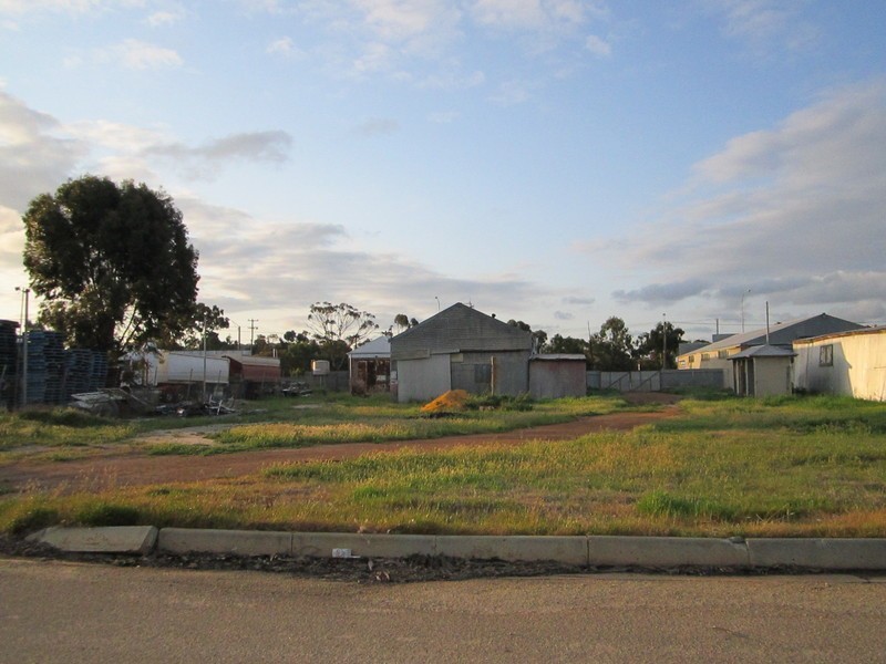 48 Massingham Street, Kellerberrin WA 6410