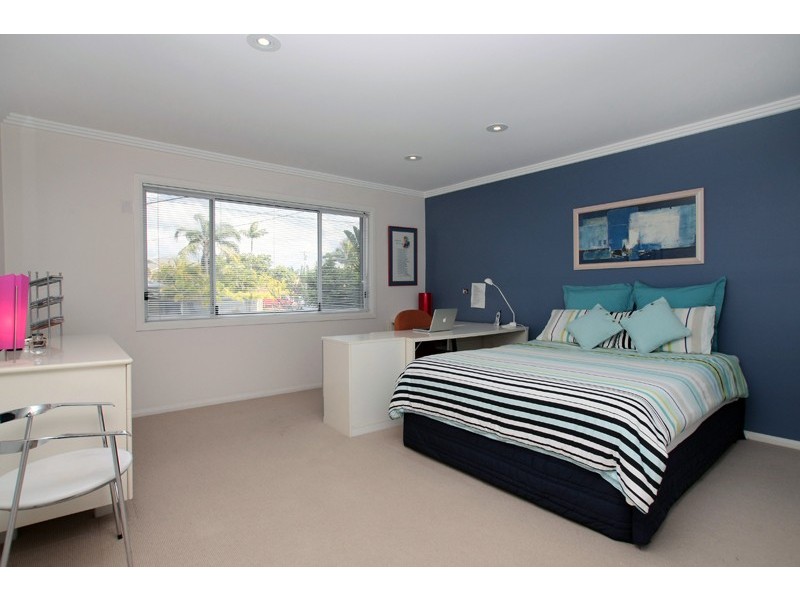 25 Rapallo Avenue, Isle Of Capri QLD 4217