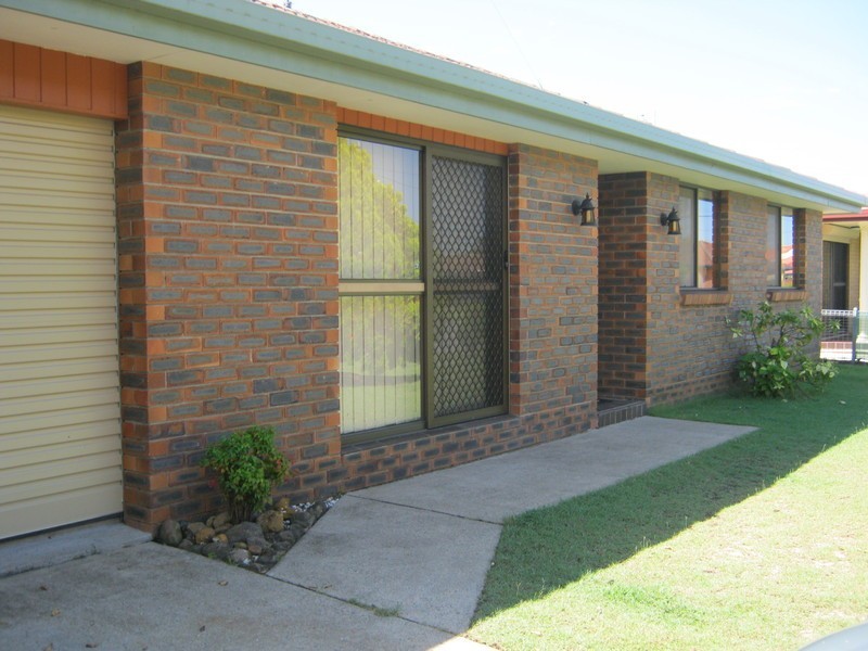 24 Blundell Boulevard, Tweed Heads South NSW 2486