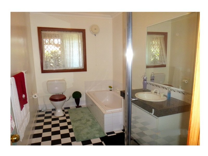 23 Pitts Lane, White Gum Valley WA 6162