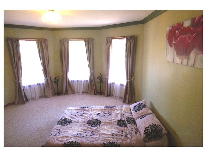 23 Pitts Lane, White Gum Valley WA 6162