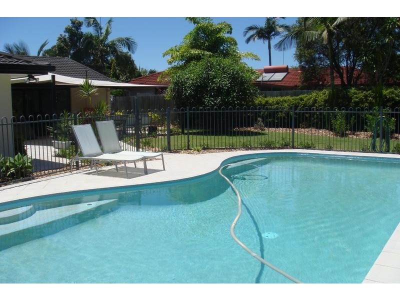 31 Rumrunner St, Mermaid Waters QLD 4218