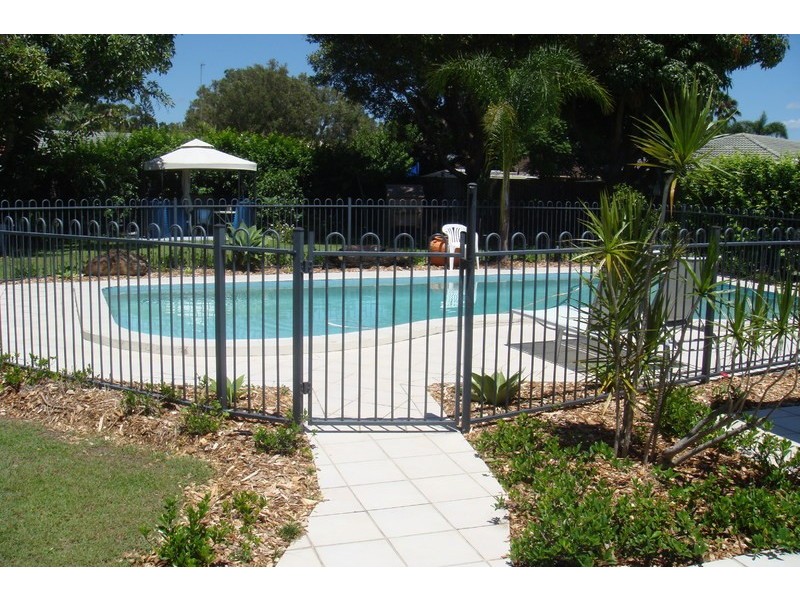 31 Rumrunner St, Mermaid Waters QLD 4218