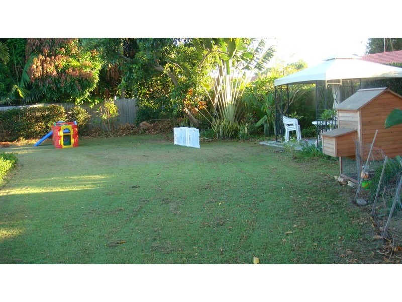 31 Rumrunner St, Mermaid Waters QLD 4218