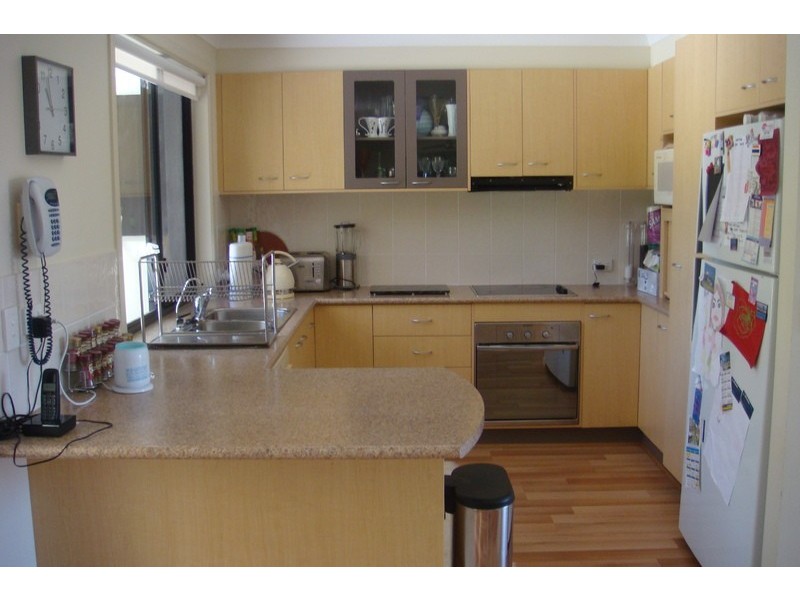 31 Rumrunner St, Mermaid Waters QLD 4218