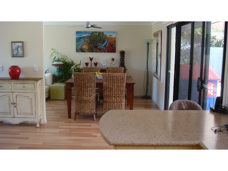 31 Rumrunner St, Mermaid Waters QLD 4218