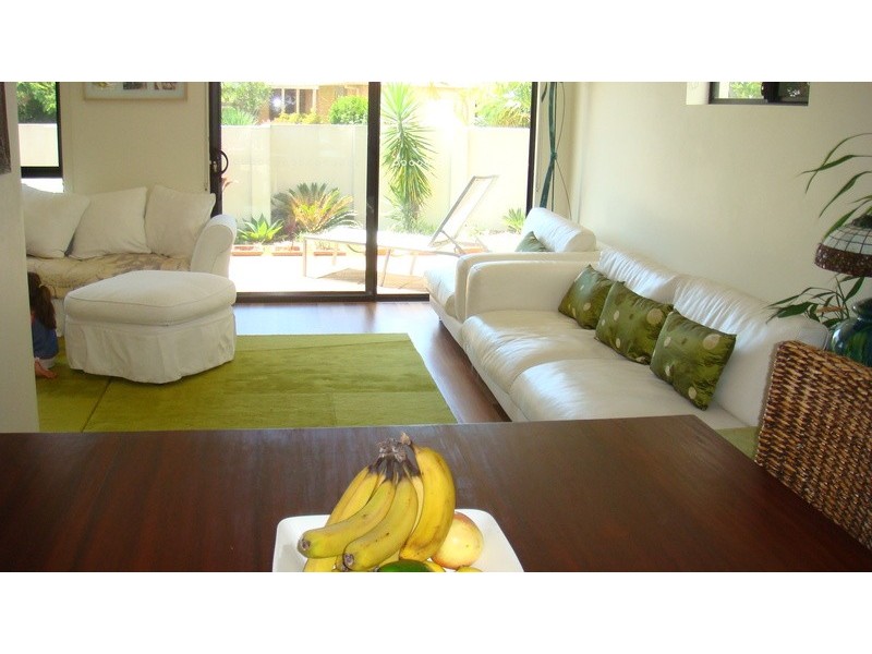 31 Rumrunner St, Mermaid Waters QLD 4218
